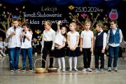 Ślubowanie klas 1!, foto nr 1, A. Kownacki