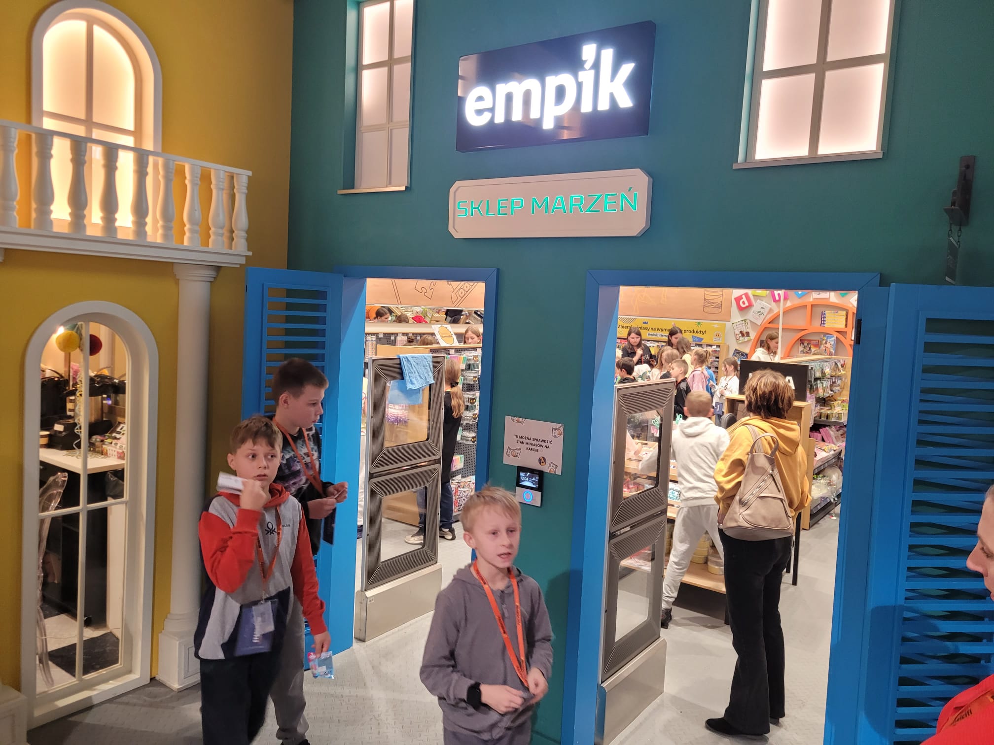 Ikona do artykułu: Wycieczka klas czwartych do Mini City.