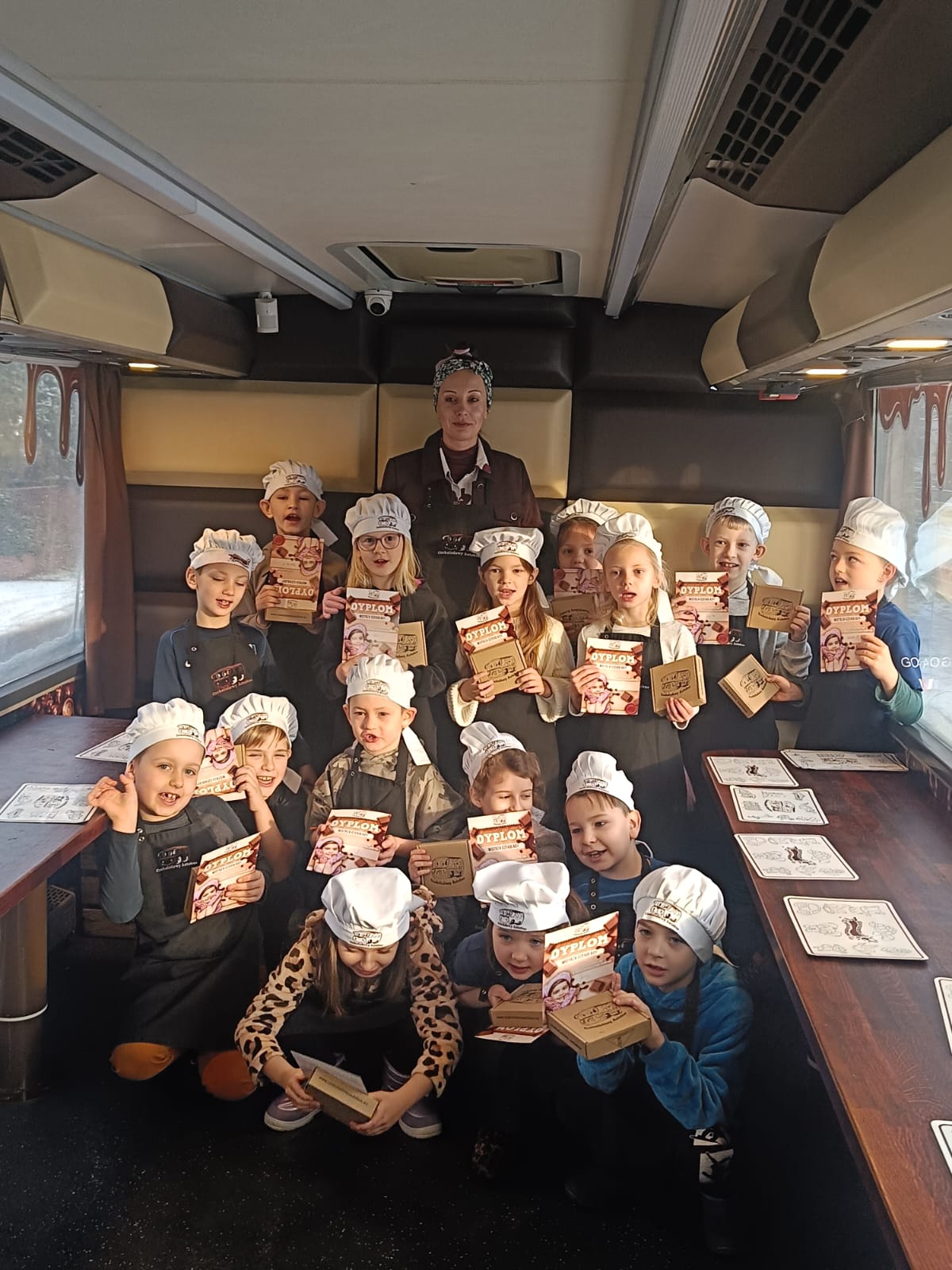 Ikona do artykułu: Czekoladowy autobus był dziś w SP w Skrzeszewie!